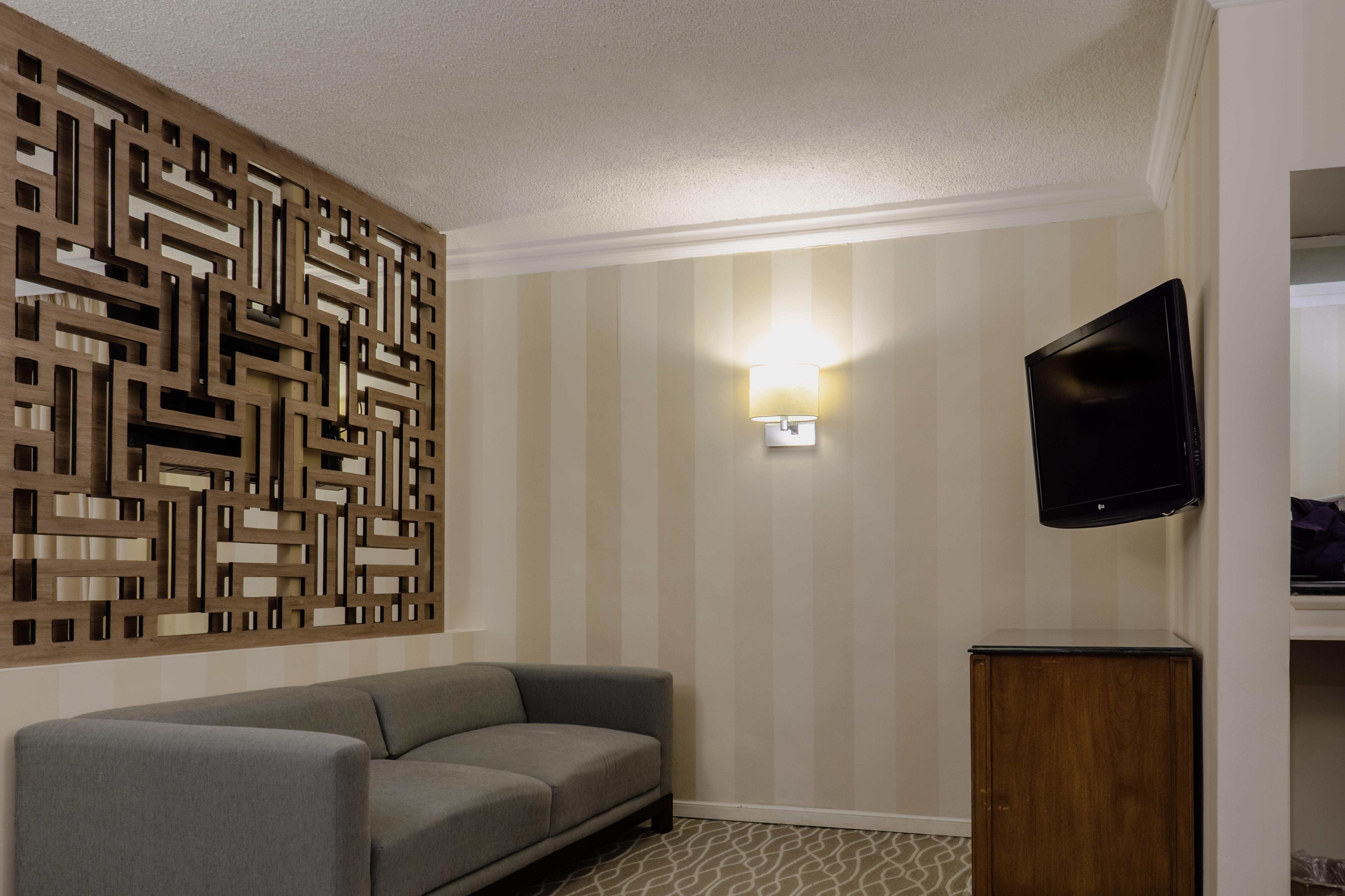 Gamma Monterrey Gran Hotel Ancira المظهر الخارجي الصورة A wall-mounted television