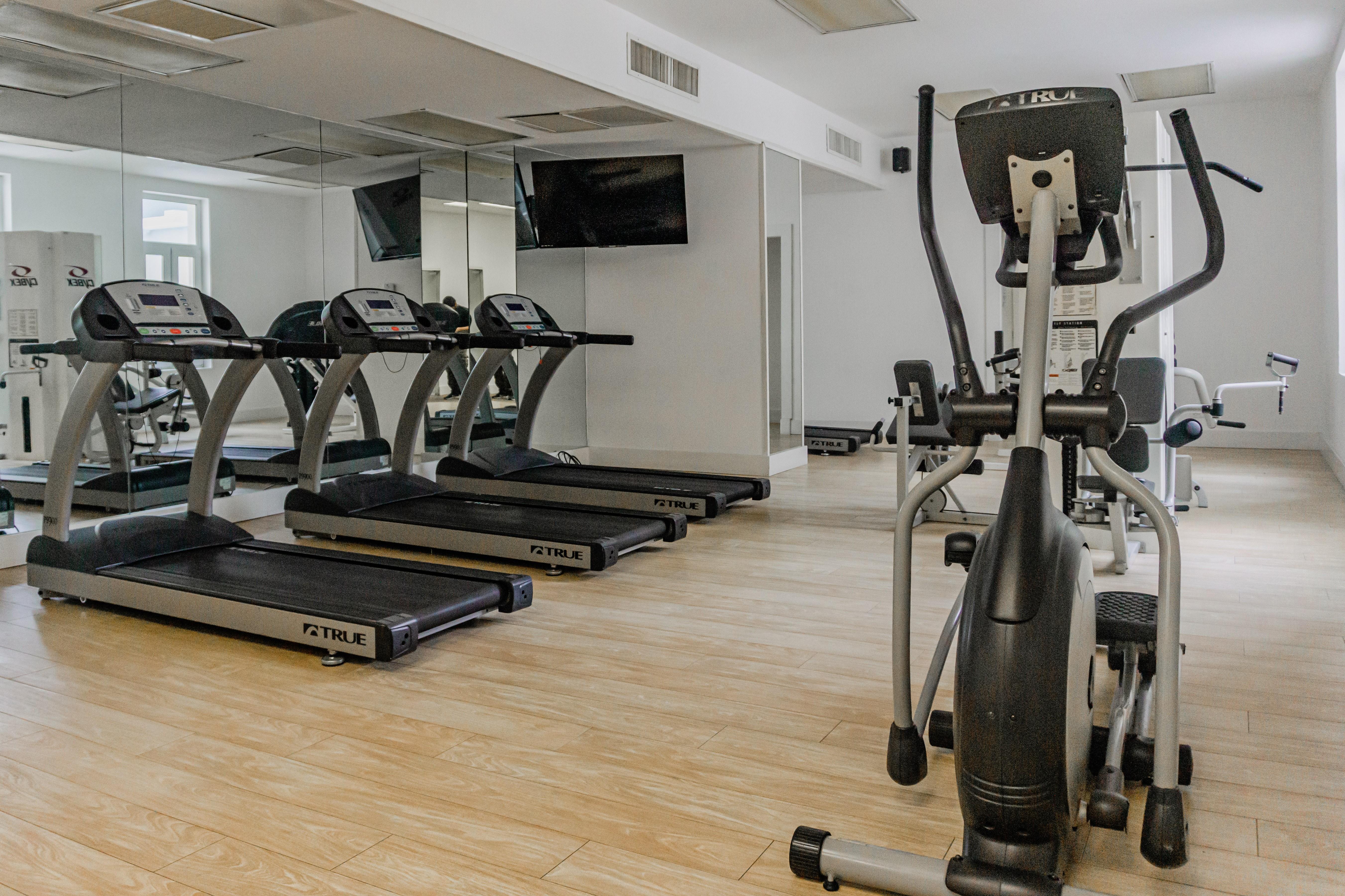 Gamma Monterrey Gran Hotel Ancira المظهر الخارجي الصورة A typical gym